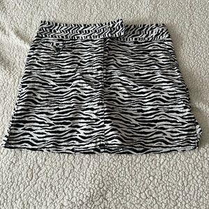Attyre New York Skirt with Shorts